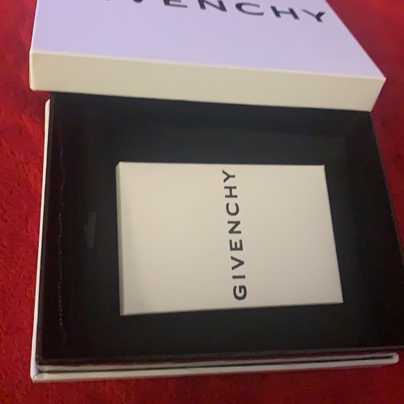 GIVENCHY Embossed calf leather car holder - Picture 6 of 11